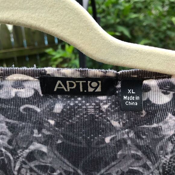 Black and White Handkerchief like Tunic - Picture 4 of 11